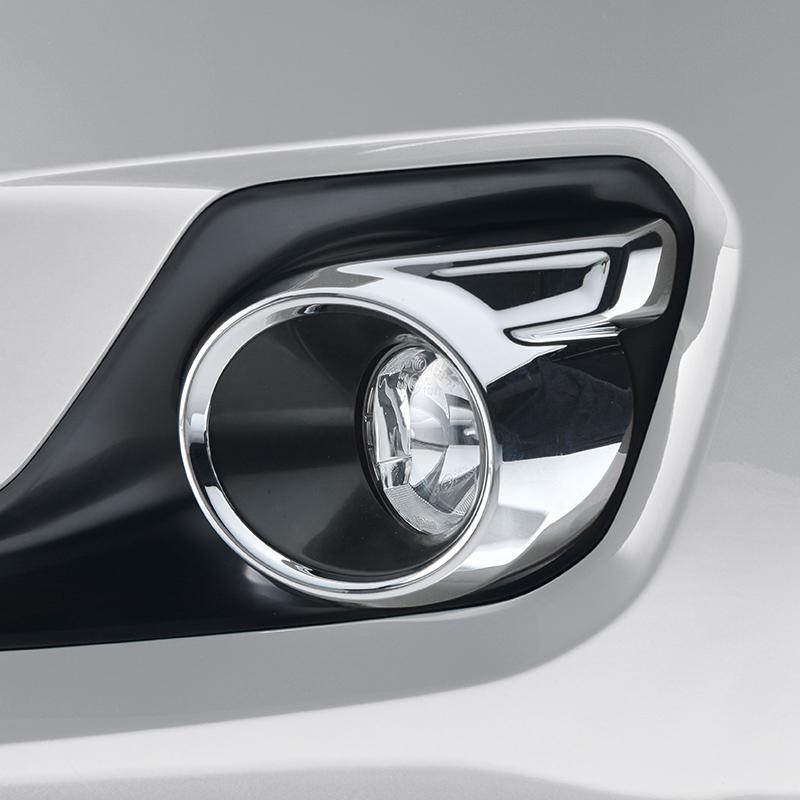 Chromed Fog Lamp Surround - New Swift SZ5 06/17>